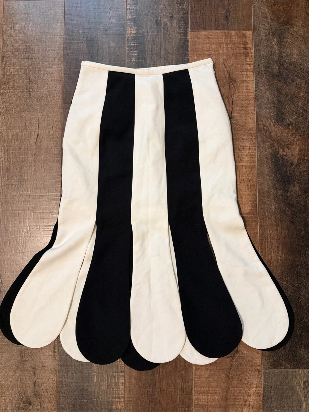 Victoria Beckham for Target Black & White Bold Vertical Stripe Pencil Skirt - Picture 2 of 7